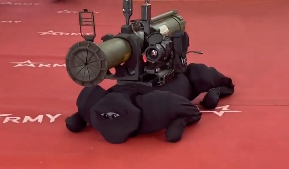 Chó robot Nga mang rocket thao tác nhanh tựa ninja sát thủ